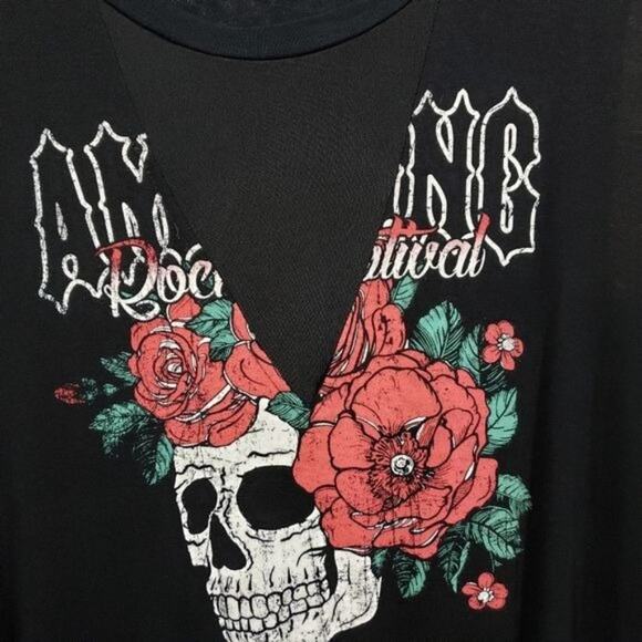 Persaya rock festival skull and Roses graphic top woman's size 1X - Picture 3 of 6